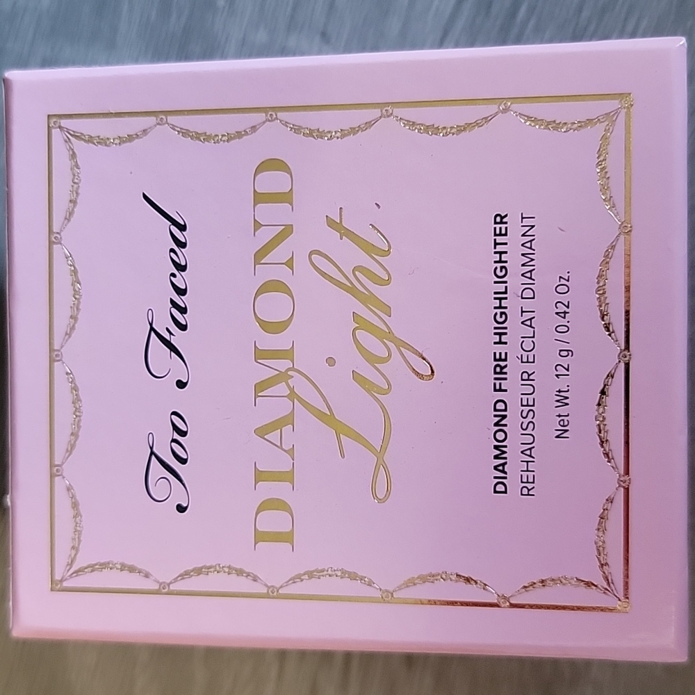 TooFaced Diamond Light Highlighter